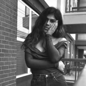 Meet your Posher, Rooha